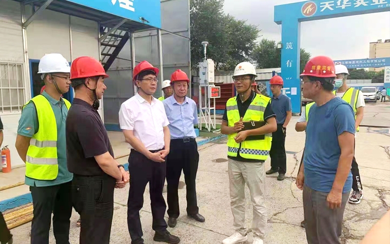 广饶县委书记梁润生一行莅临广饶碧桂园凤鸣春秋项目视察防汛工作